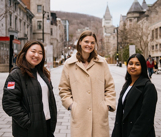 Trois femmes sur McTavish